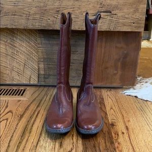 NWOT TAGS BORN BOOTS